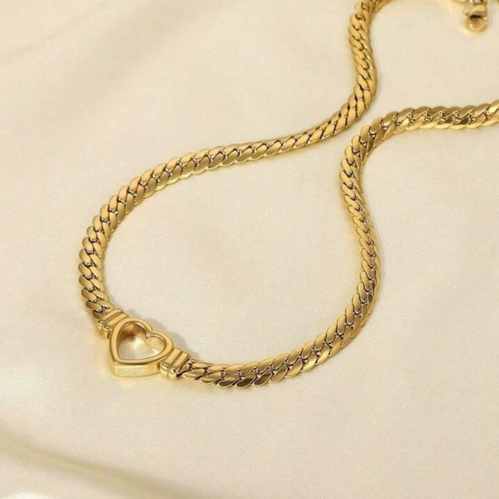 Elegant Heart Necklace Q393